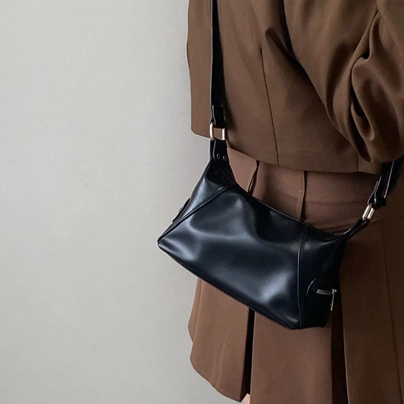Uakiss Streetwear All Match Casual Women's Handbags Vintage Y2k Aesthetic Simple Shoulder Bag Fashion Trendy Punk Female Crossbody Bags